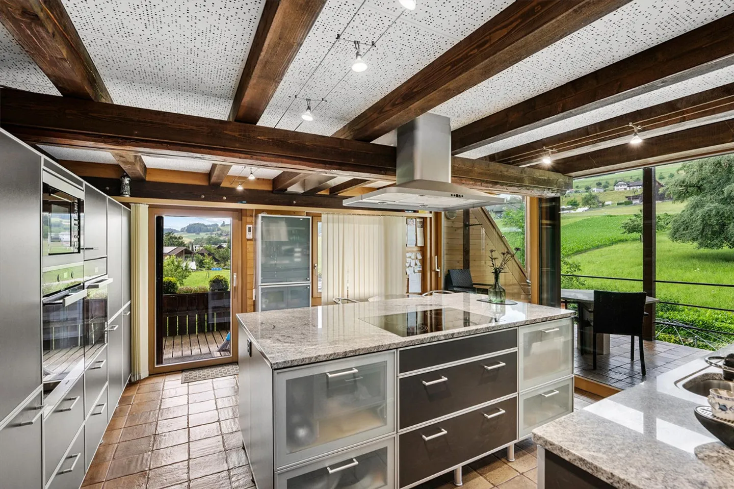 Maison de campagne à Winikon avec piscine, cave à vin et grand terrain - Photo 6 sur 16