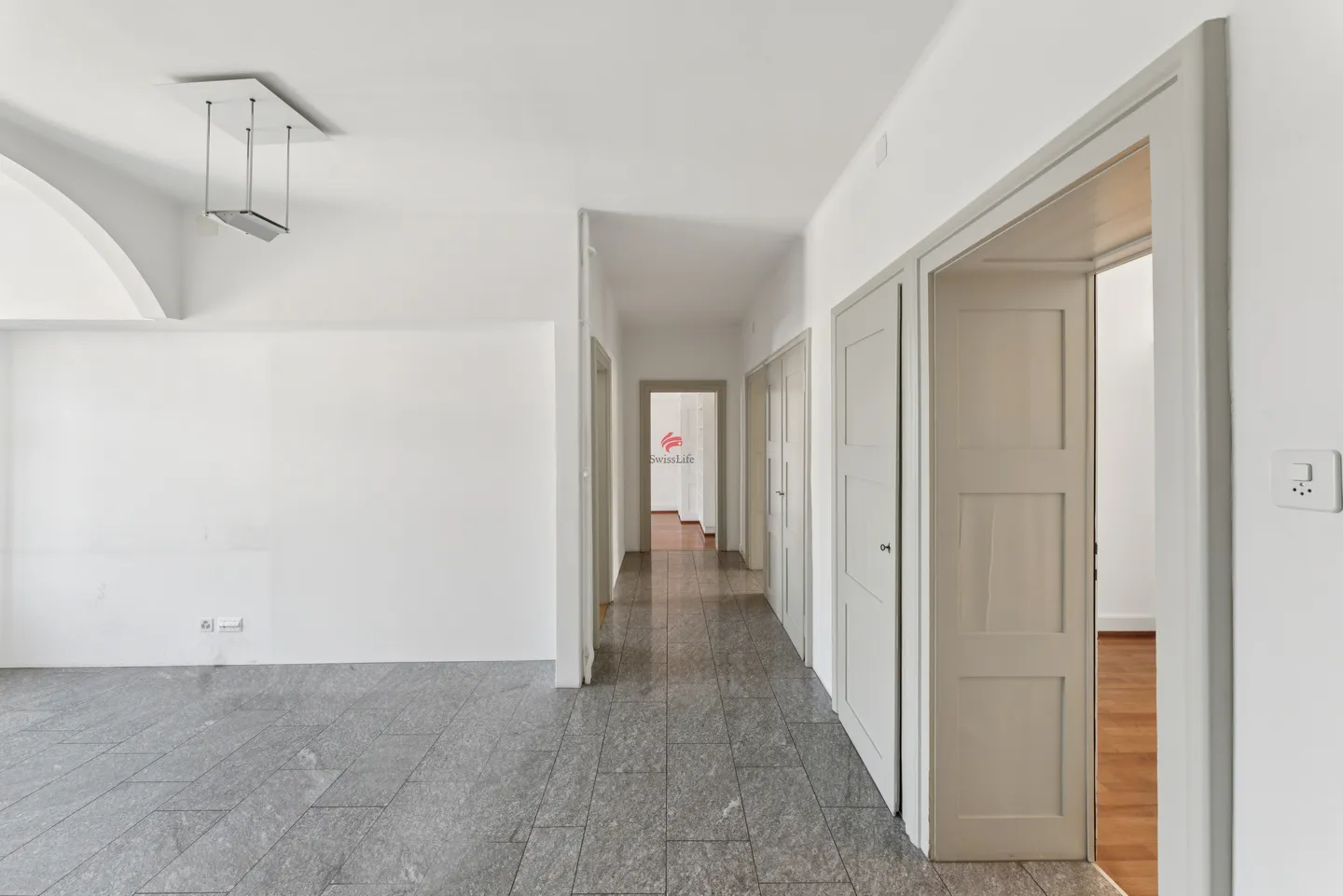 In the Quaderhof: Dreamlike 3.5-Room City Apartment! - Photo 3 of 12