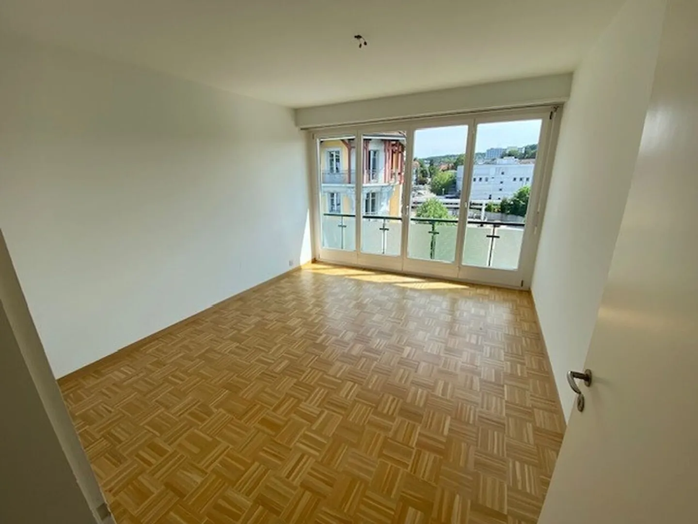 Stanza per pratiche in posizione centrale a Soletta - Foto 2 di 3