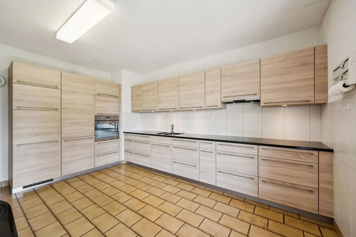 Tanto spazio, tanto potenziale - Casa indipendente a Cressier con vista sulle Alpi - Foto 4 di 14
