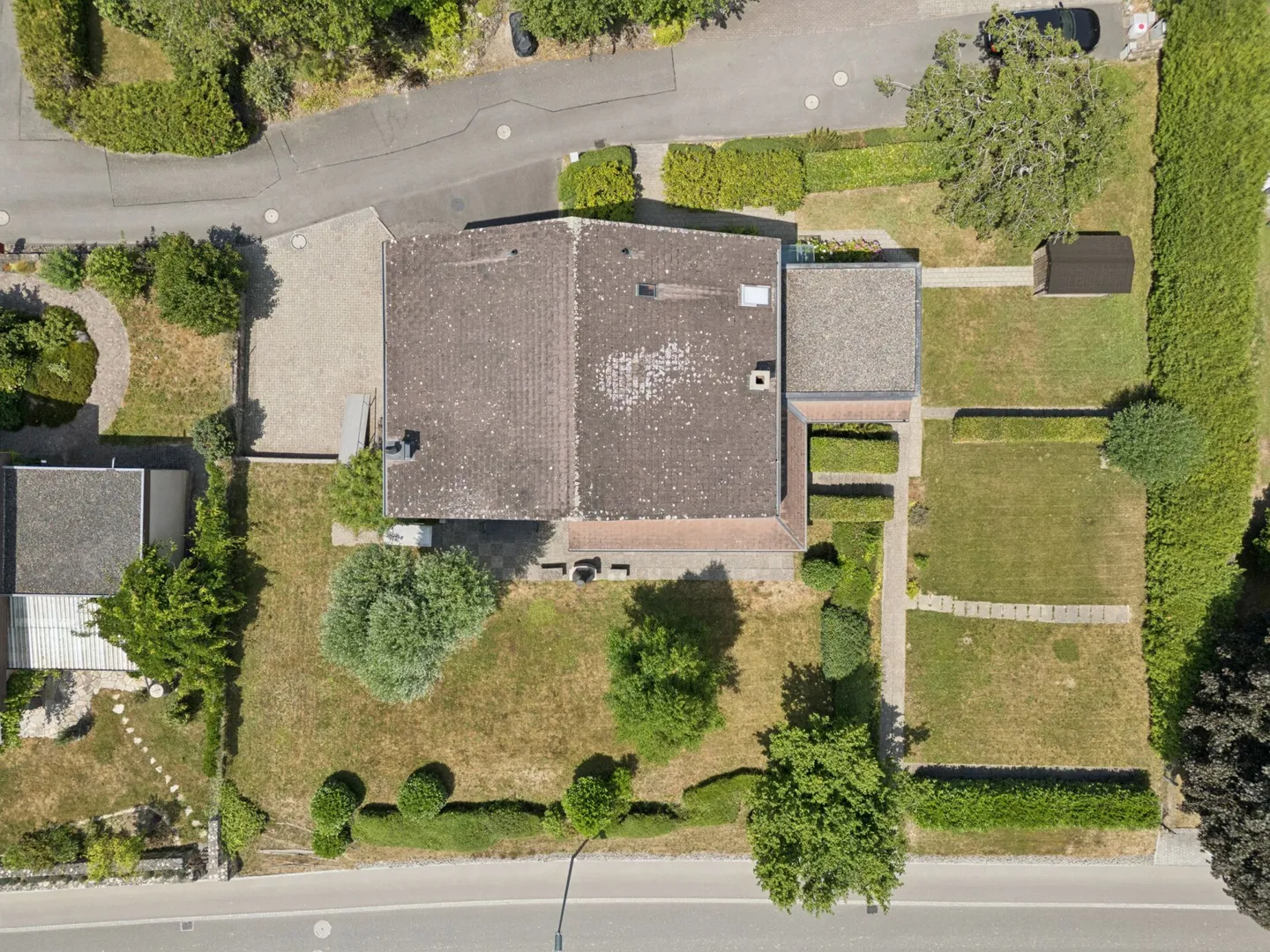 Tanto spazio, tanto potenziale - Casa indipendente a Cressier con vista sulle Alpi - Foto 3 di 14