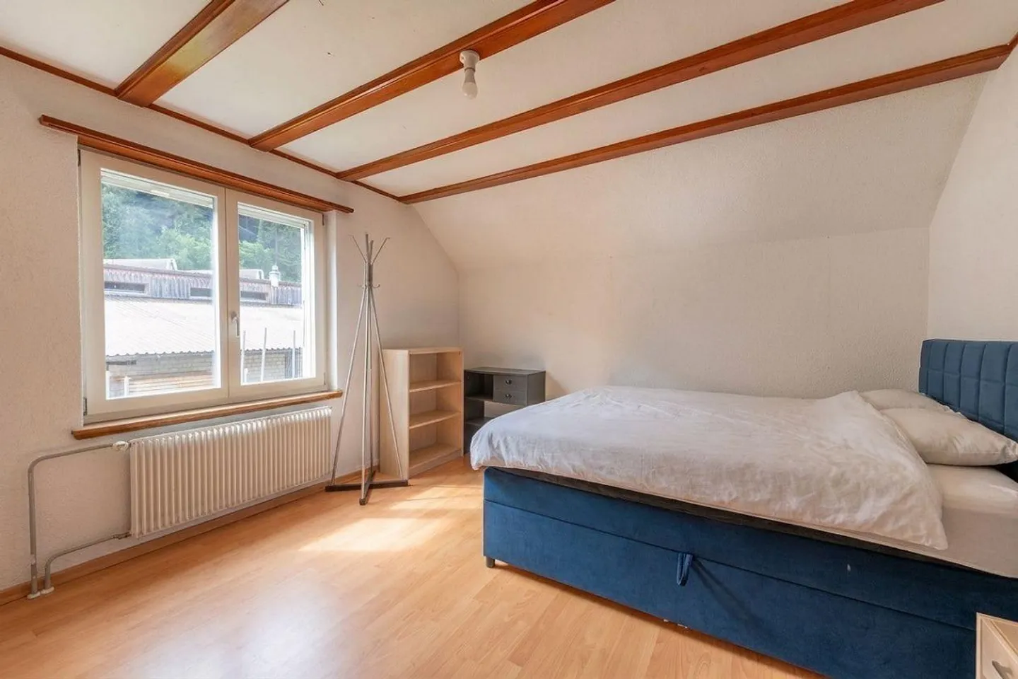 Geräumiges Einfamilienhaus mit Garten - Foto 12 von 13