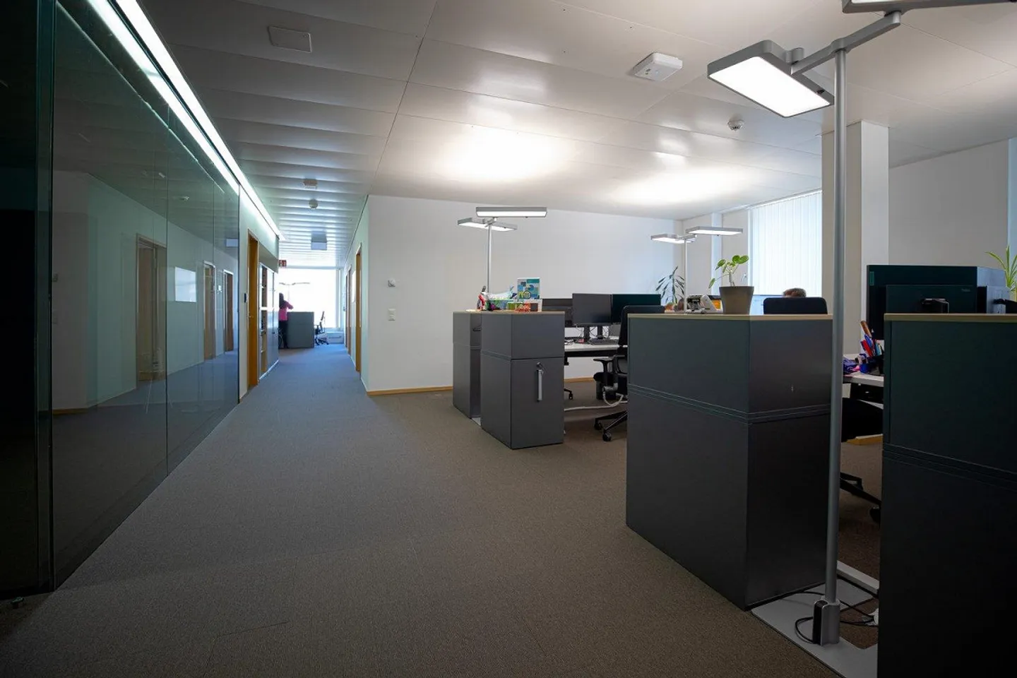 La tua occasione per 374 m² al piano terra: centrale, connessa e dinamica - Foto 4 di 7