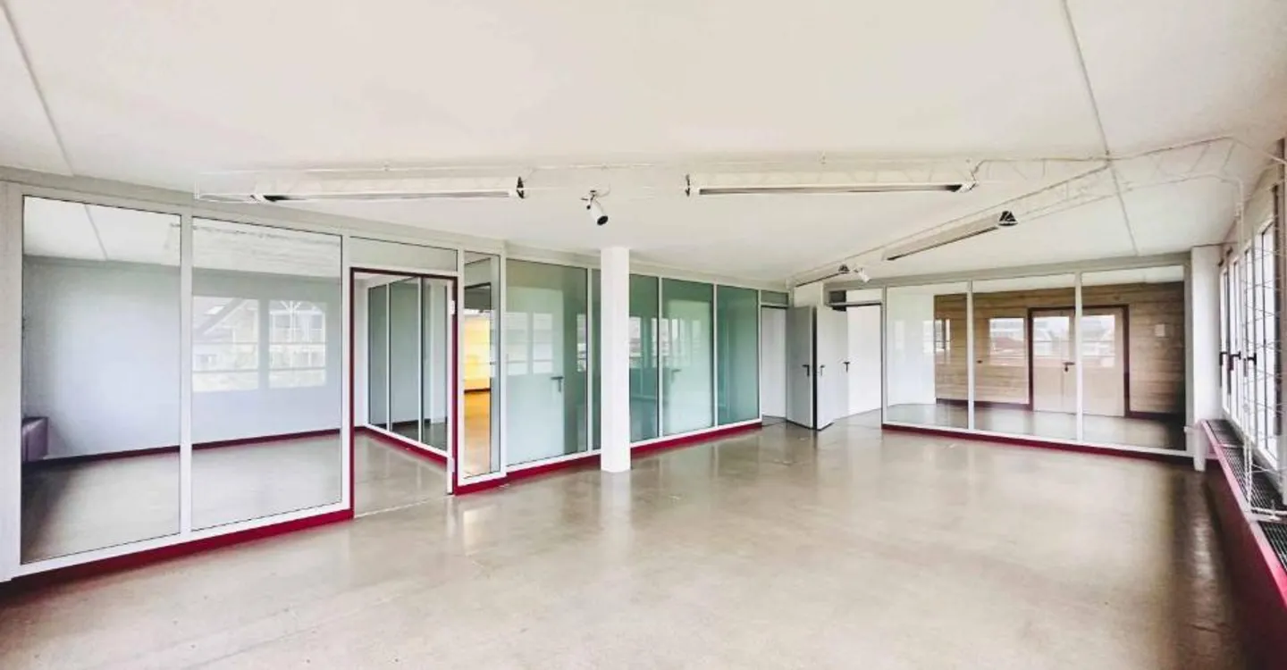 Office space of 350 m² for sale in Nyon - Photo 1 of 5