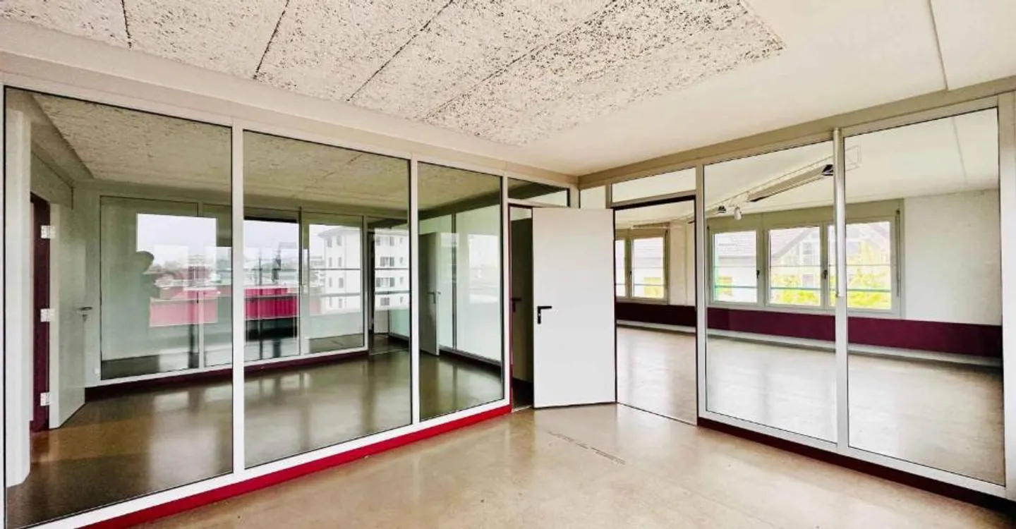 Office space of 350 m² for sale in Nyon - Photo 2 of 5