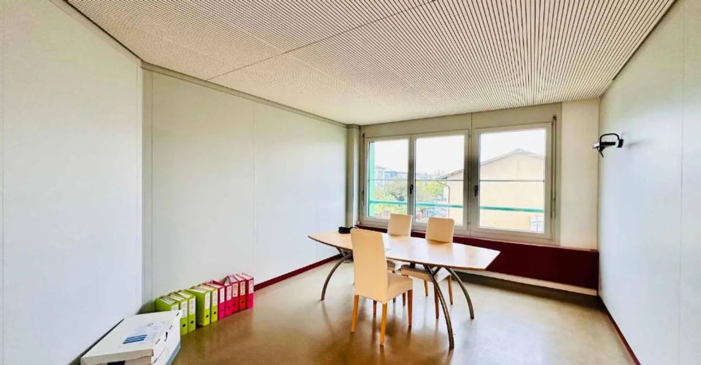 Office space of 350 m² for sale in Nyon - Photo 3 of 5