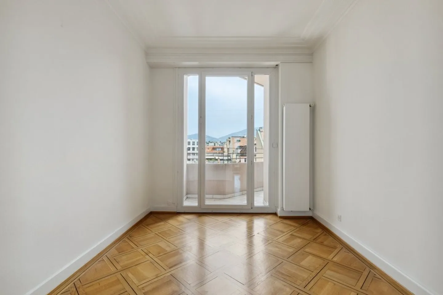 Magnificent 7-room apartment with lake and fountain view - Photo 5 of 12