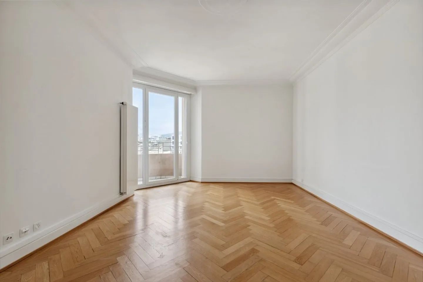 Magnificent 7-room apartment with lake and fountain view - Photo 8 of 12