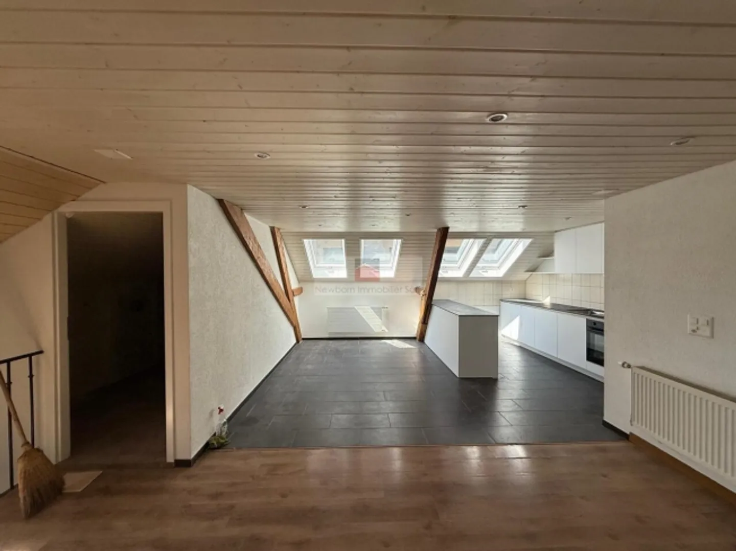 In affitto - Ampio appartamento di 5,5 locali nel cuore di Vallorbe - Foto 5 di 7