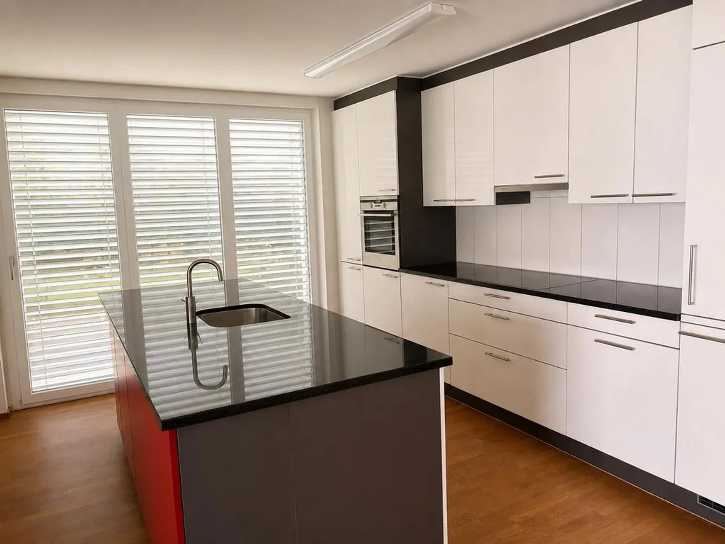 Modern apartment close to the lake and city! - Photo 5 of 6
