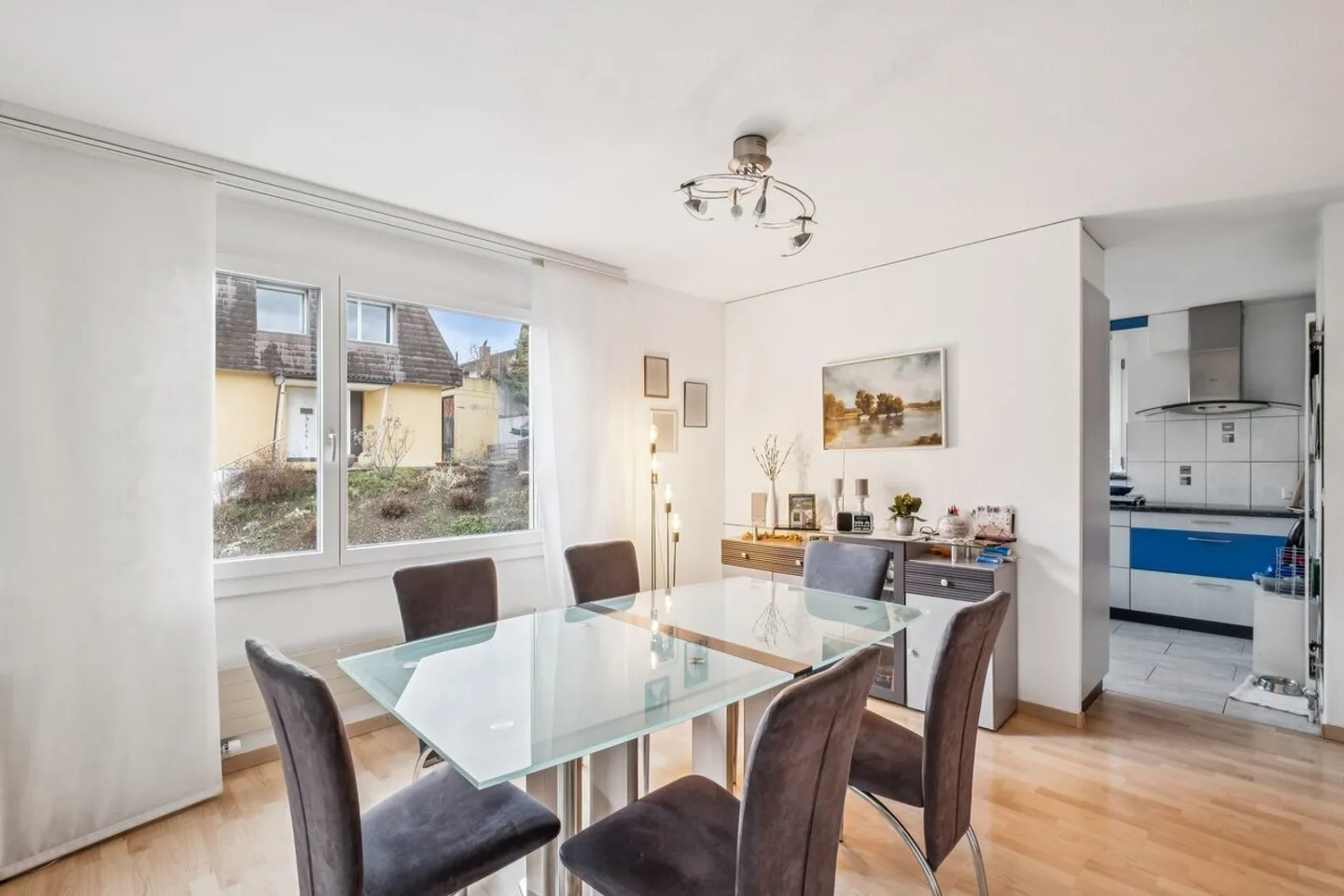 Charmantes Familienhaus mit Garten - Foto 3 von 8