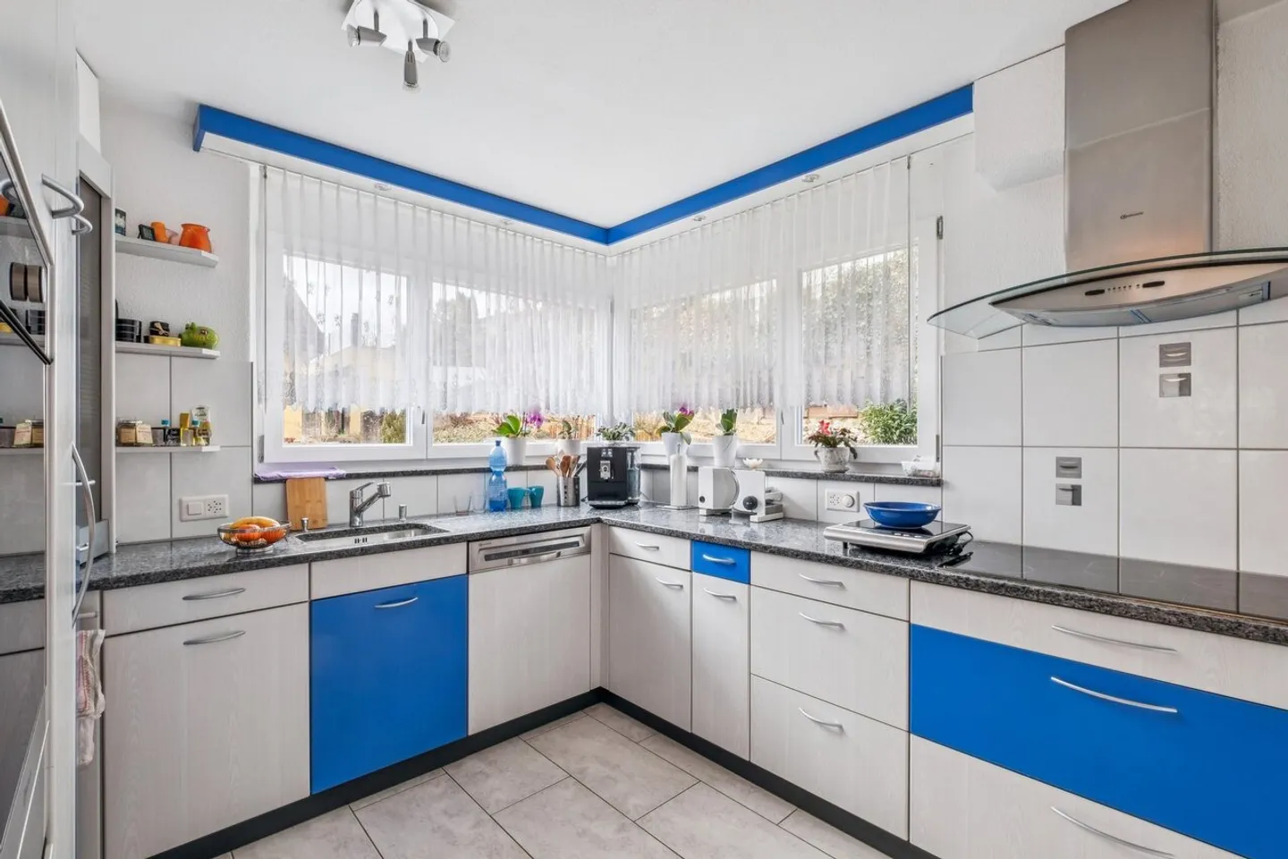 Charmantes Familienhaus mit Garten - Foto 4 von 8