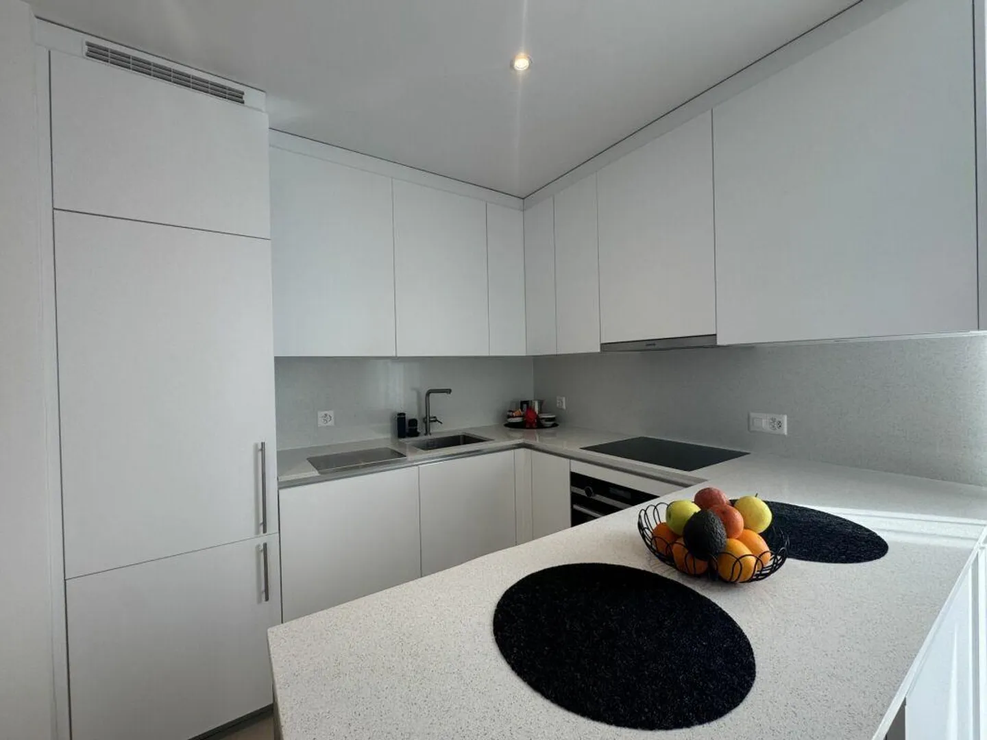 Magnificent and modern 2.5-room apartment fully furnished - Photo 5 of 5