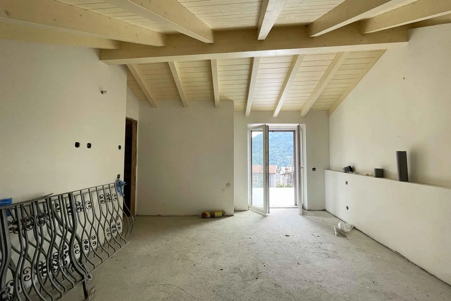 Duplex ristrutturato a Miglieglia - Foto 2 di 13