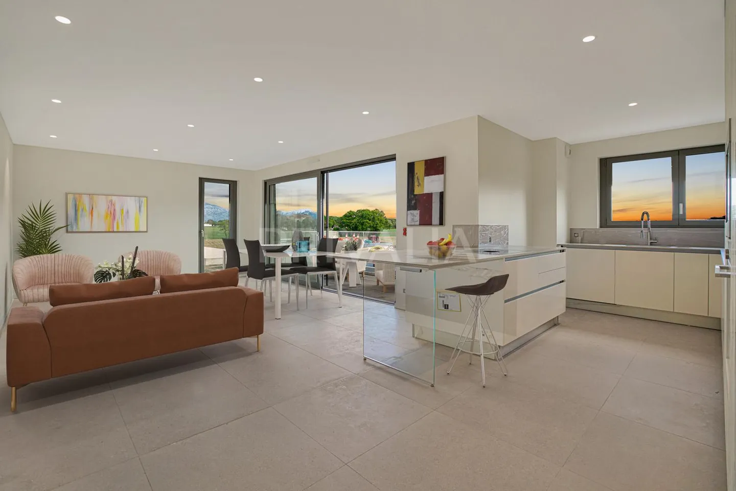 Wohnung mit 5 Zimmern in einer contemporary Hochhausanlage mit hohem Standard - Foto 1 von 8