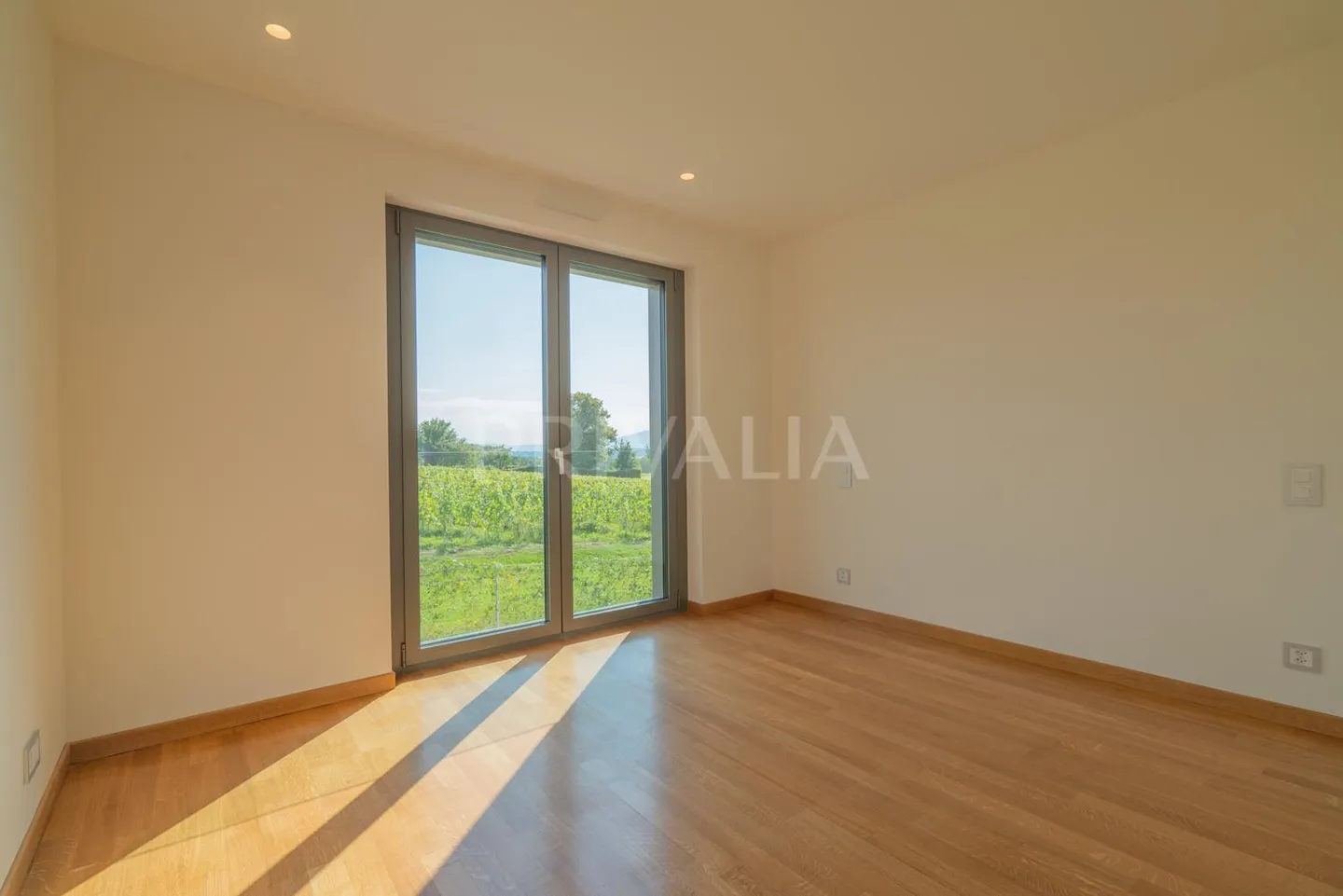 Wohnung mit 5 Zimmern in einer contemporary Hochhausanlage mit hohem Standard - Foto 3 von 8