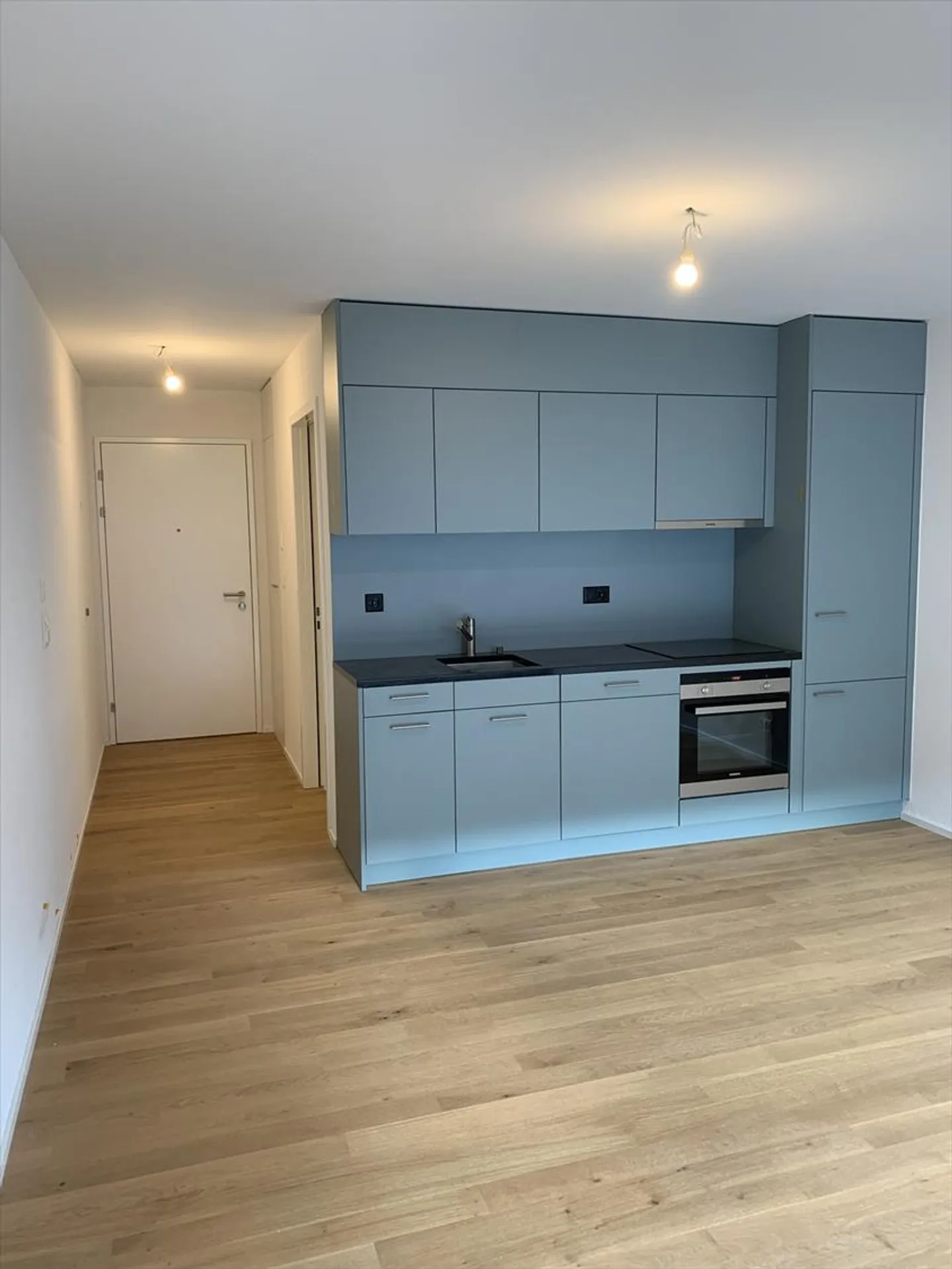 Studio in the Heart of the City and Close to the Train Station - Photo 3 of 6