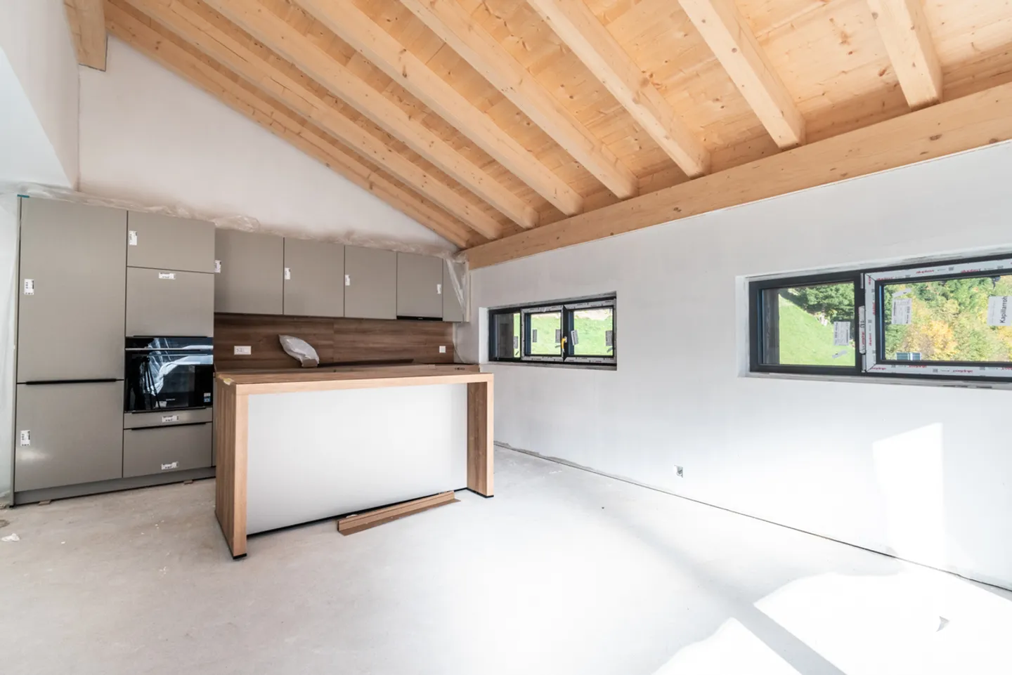 4.5 Room Apartment - Photo 1 of 12