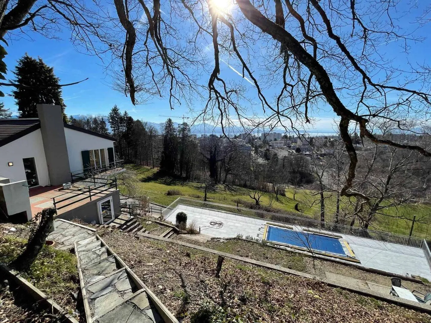Magnifica villa con piscina a Epalinges - Foto 1 di 13