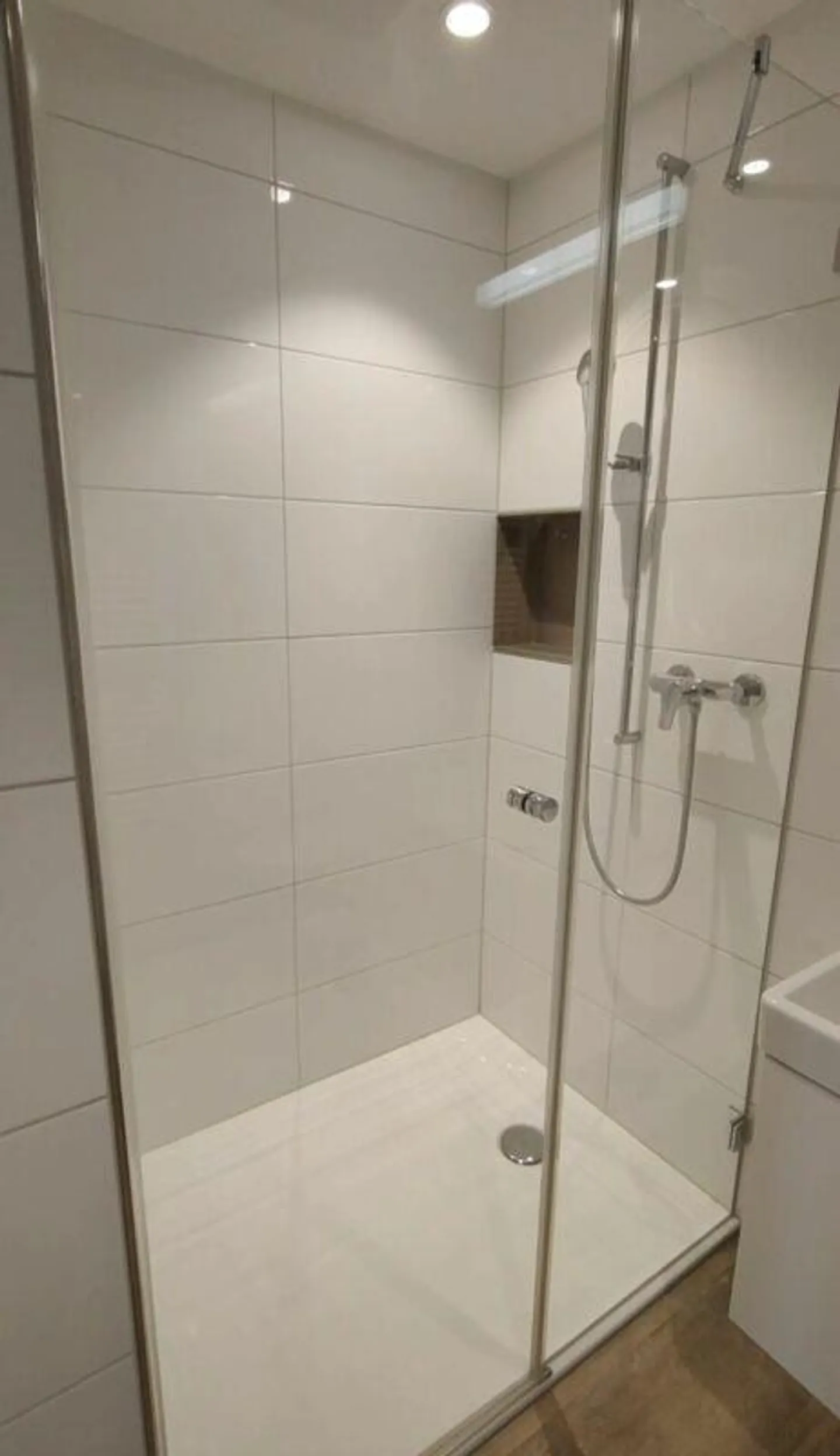 Moderne 2.5-Zimmerwohnung - Foto 5 von 10