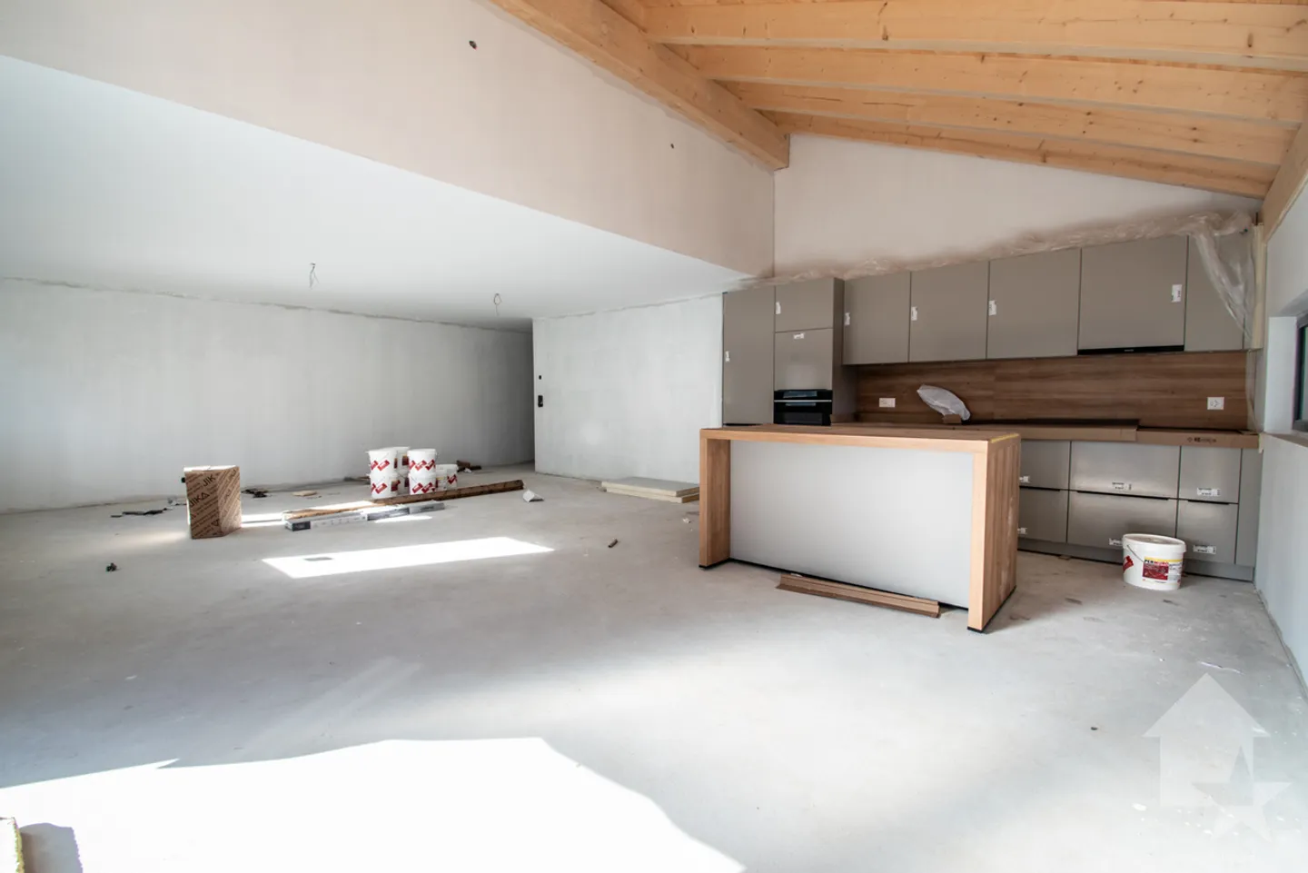 4.5 Room Apartment - Photo 2 of 12