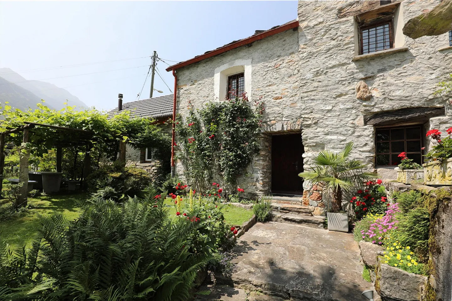 Rustico unico nella bella Valle di Blenio con grande giardino e bella vista a Motto - Foto 5 di 19