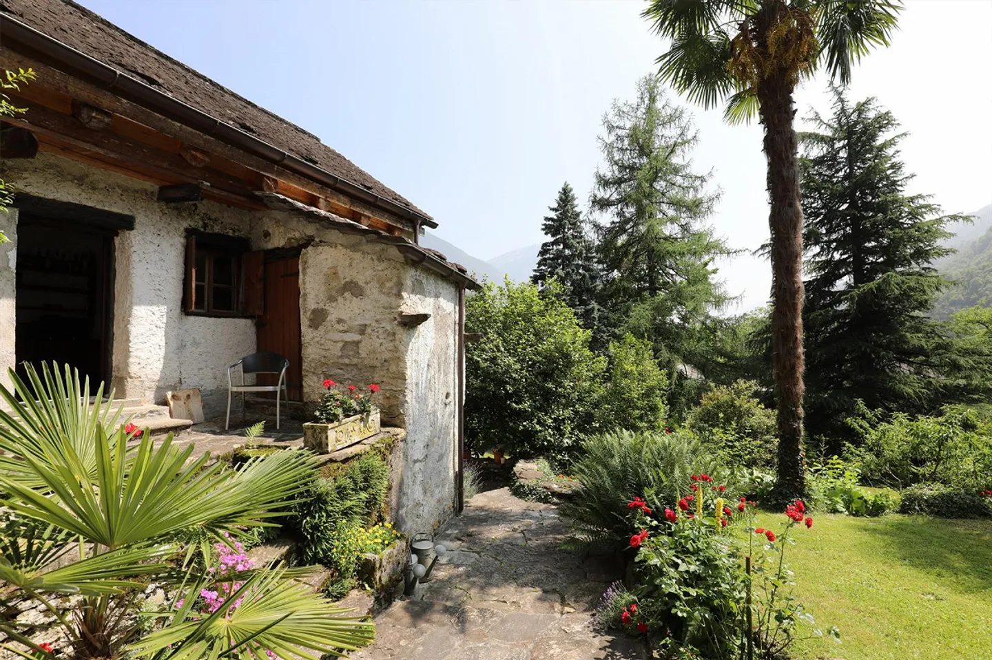 Rustico unico nella bella Valle di Blenio con grande giardino e bella vista a Motto - Foto 6 di 19