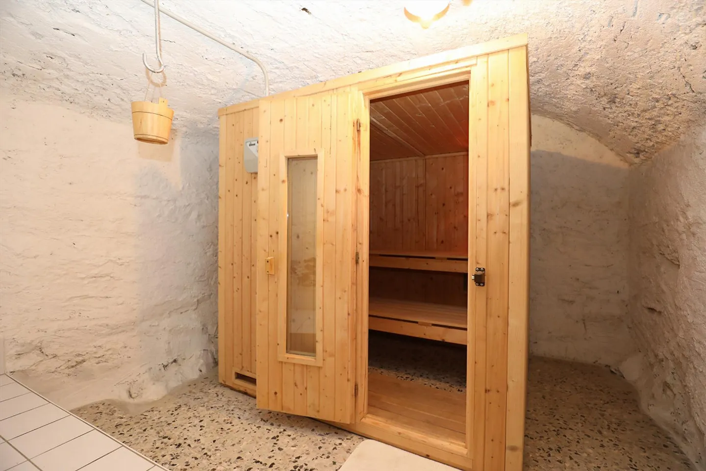 Rustico unico nella bella Valle di Blenio con grande giardino e bella vista a Motto - Foto 18 di 19