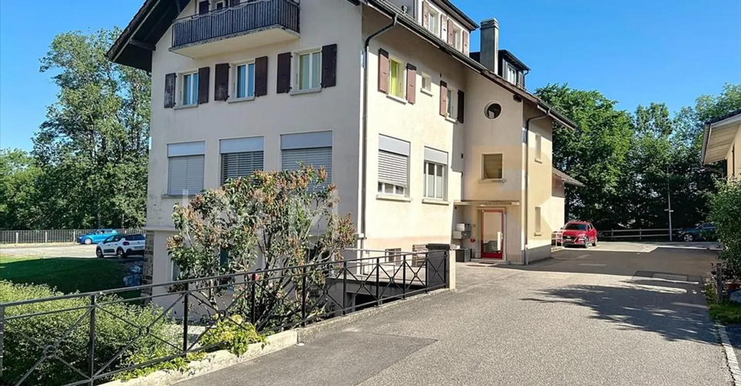 Edificio misto nel centro di Semsales - Foto 2 di 12