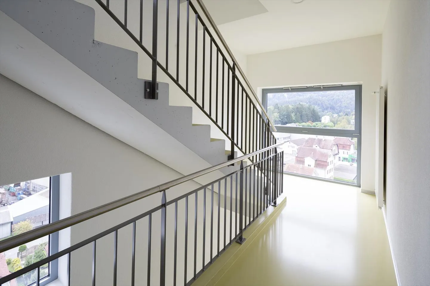 Appartement récemment rénové dans le centre-ville - Photo 14 sur 16