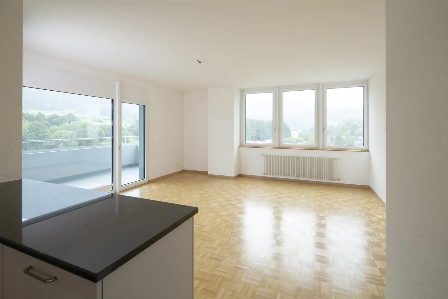 Appartement récemment rénové dans le centre-ville - Photo 4 sur 16