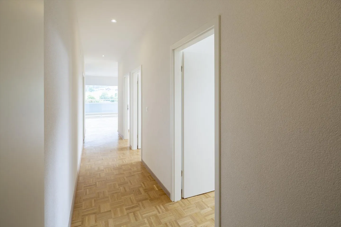 Appartement récemment rénové dans le centre-ville - Photo 8 sur 16