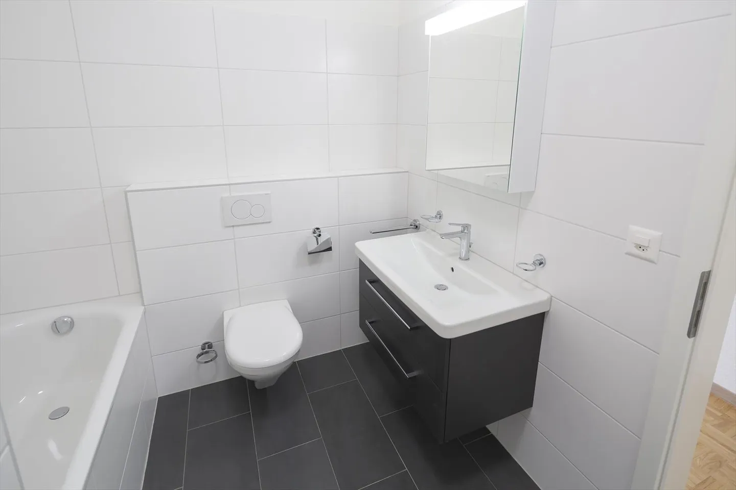 Appartement récemment rénové dans le centre-ville - Photo 10 sur 16