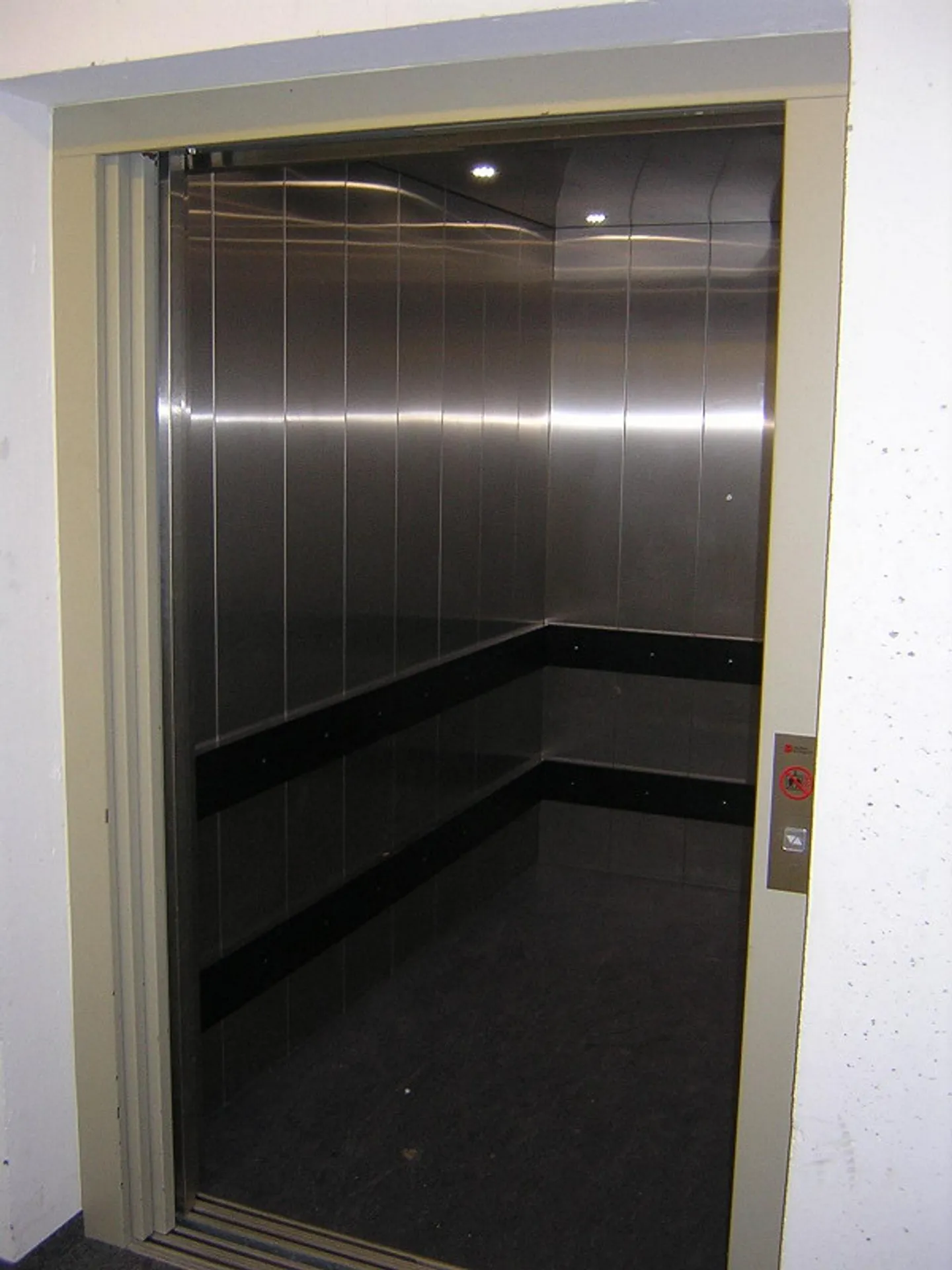 90.8 m2 commercial space suitable for food production - Photo 7 of 11