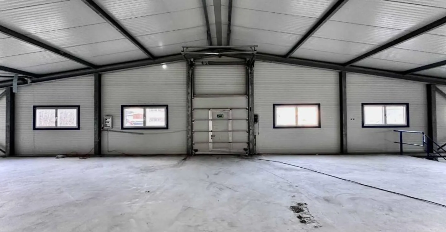 Industrial hall of 2350 m2 for sale in Sion region - Photo 3 of 3