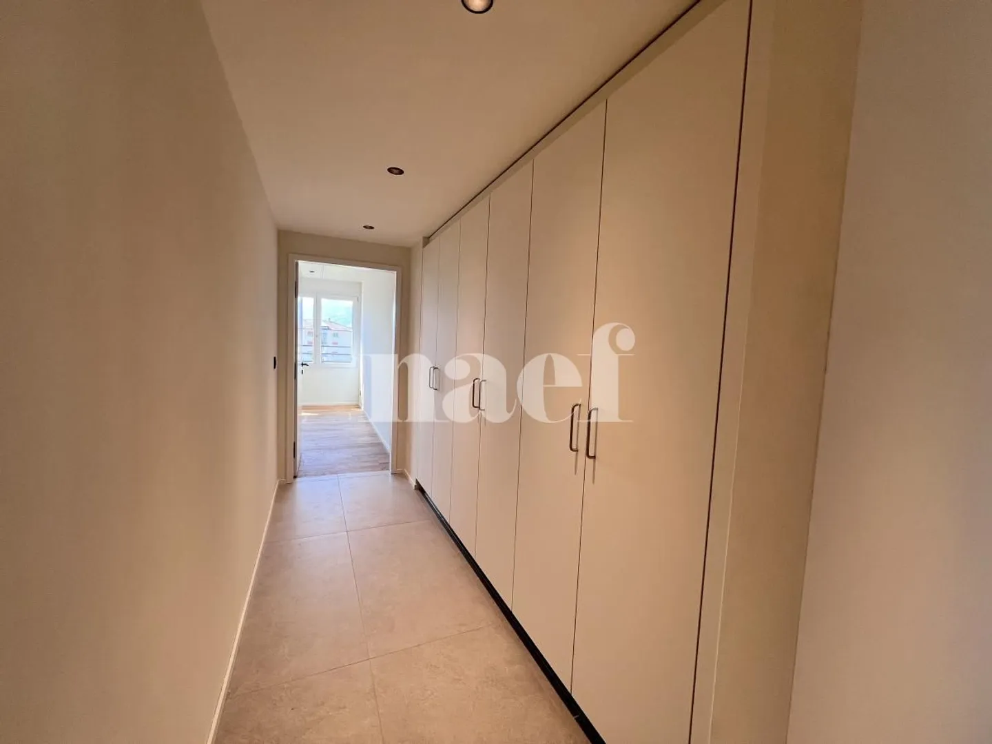 Appartement Éblouissant avec Vue sur Montagne - Photo 6 sur 11