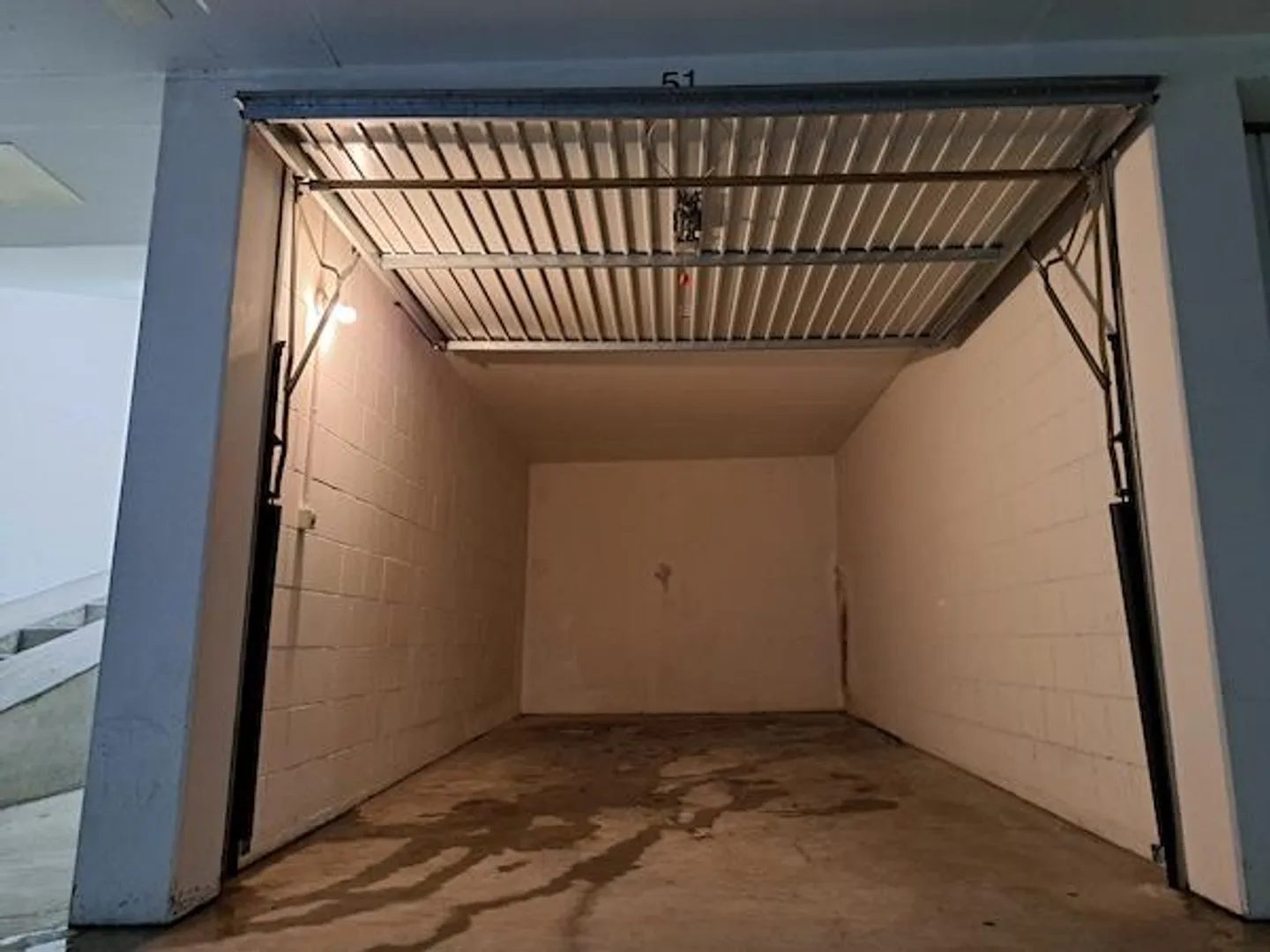 Garage souterrain - Photo 2 sur 2