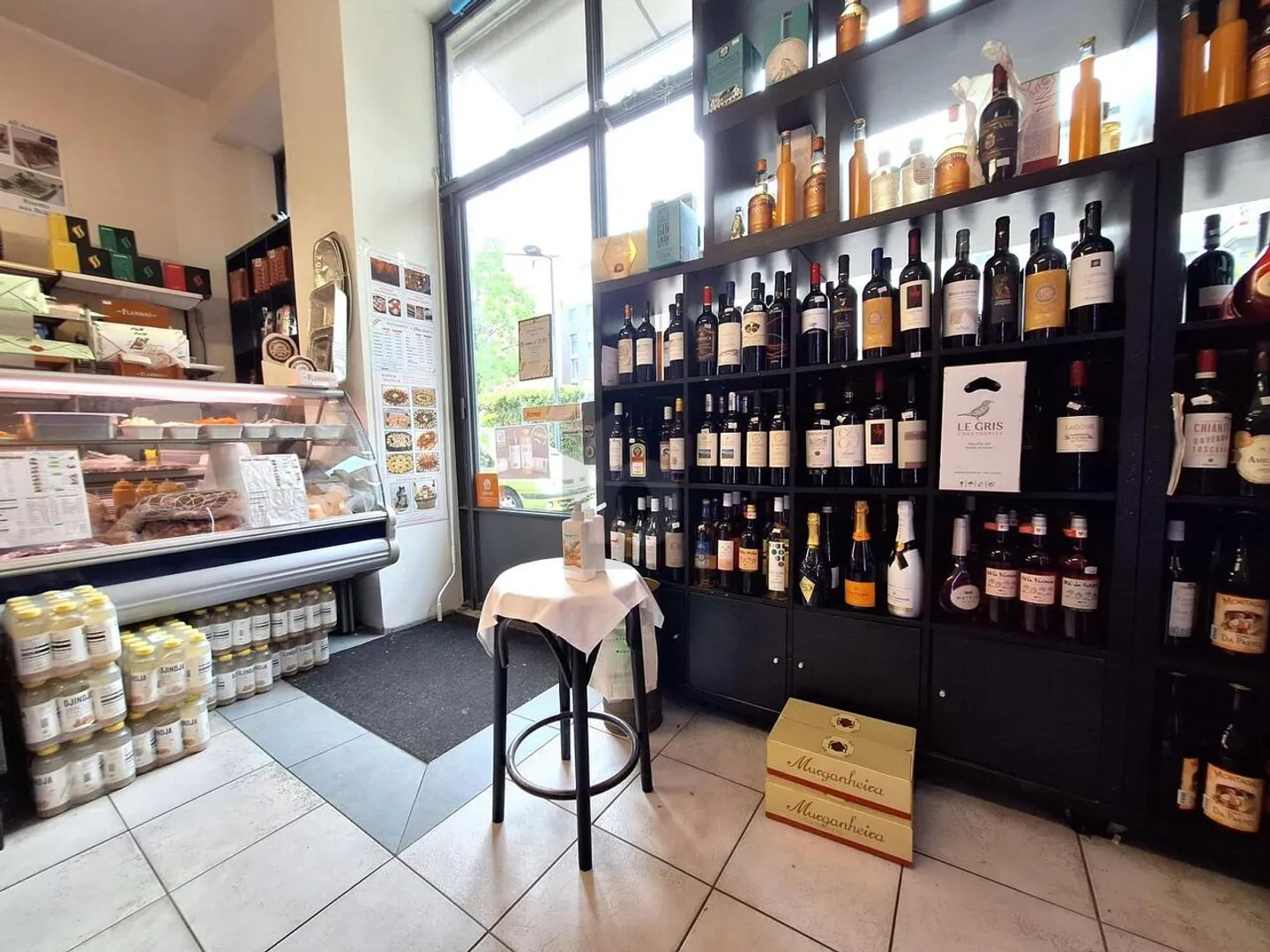 AUTHENTIC FLAVORS IN CAROUGE - Photo 3 of 6