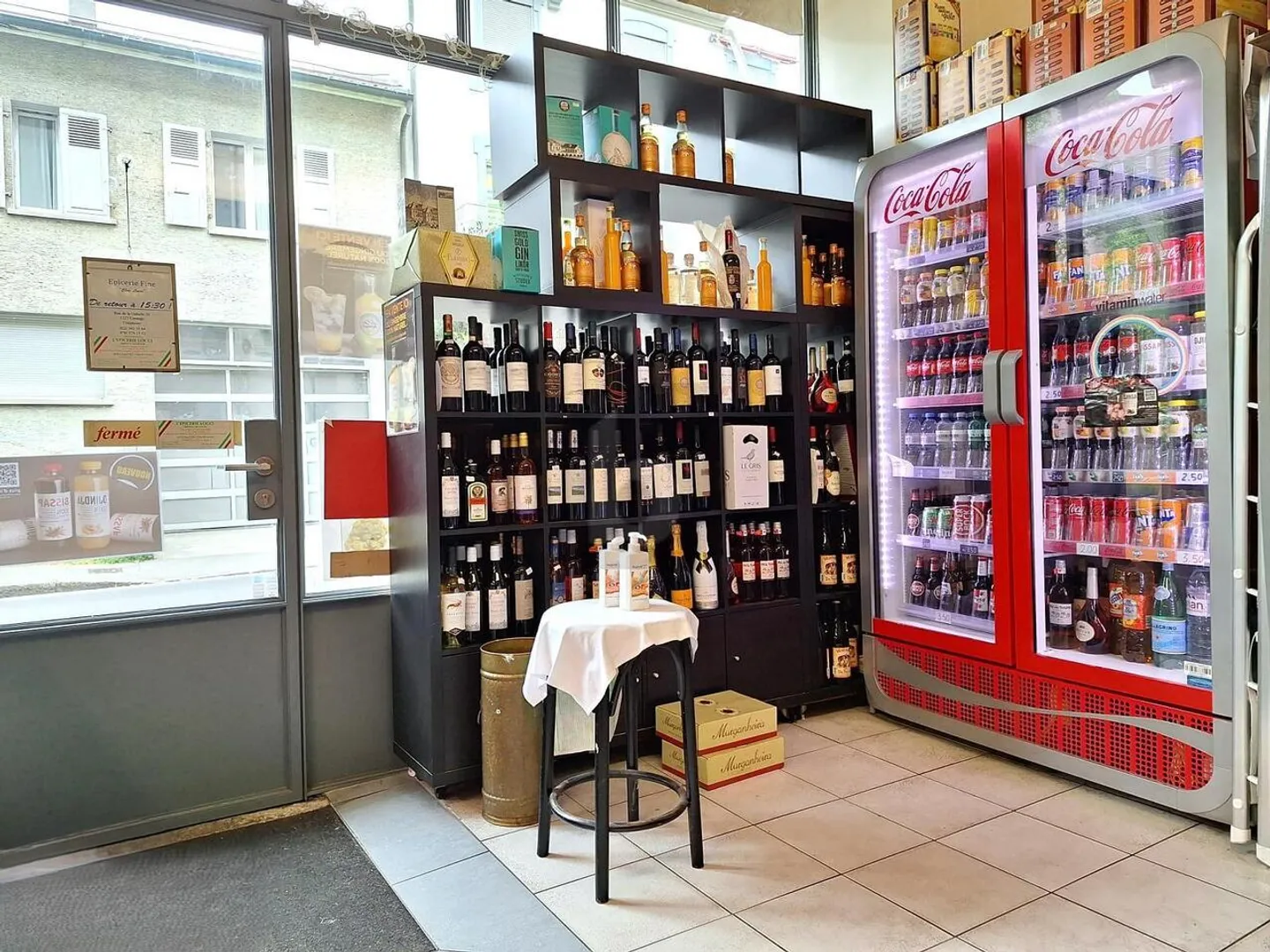 AUTHENTIC FLAVORS IN CAROUGE - Photo 4 of 6