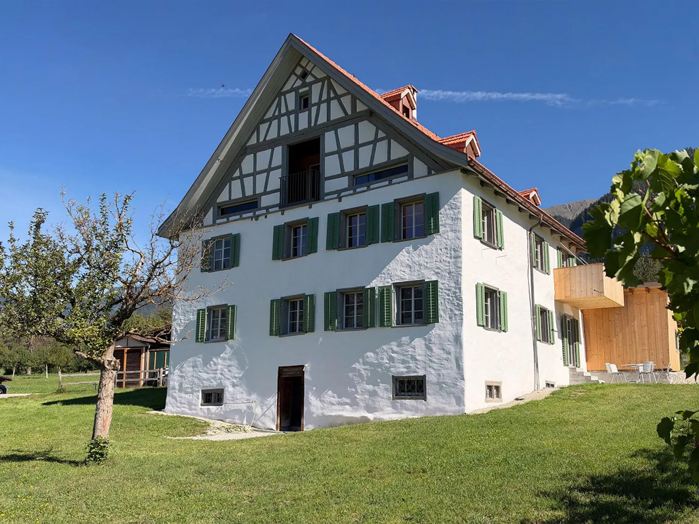 High-quality 5-room maisonette apartment in Domleschg - Photo 1 of 18