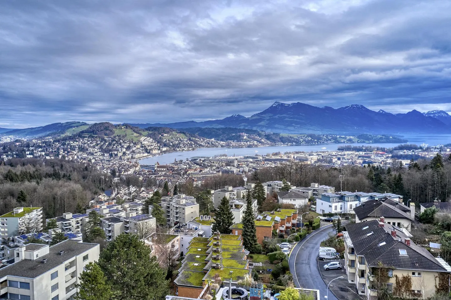 Appartement 7 pièces presque neuf avec vue imprenable - Photo 1 sur 14
