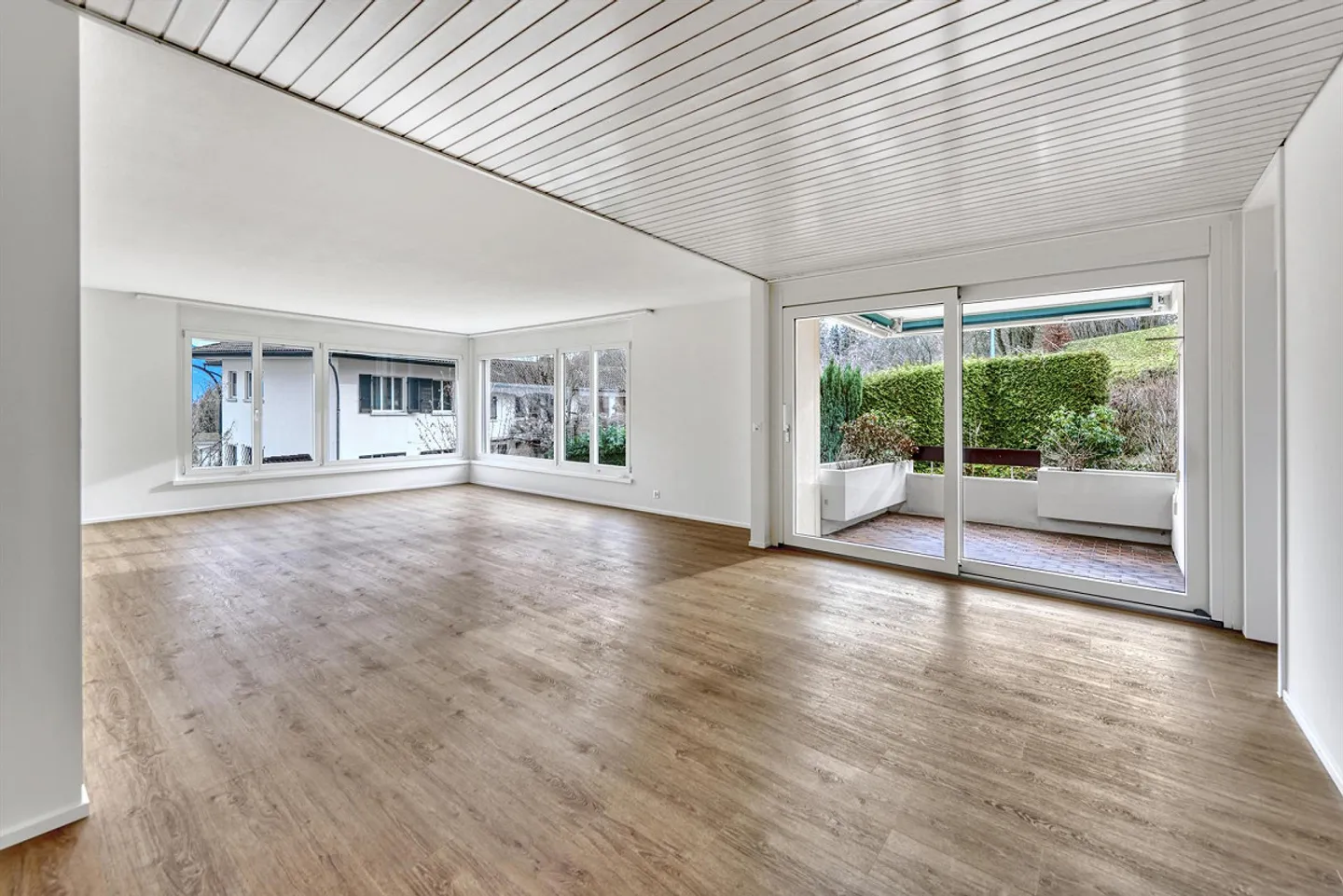 Appartement 7 pièces presque neuf avec vue imprenable - Photo 3 sur 14