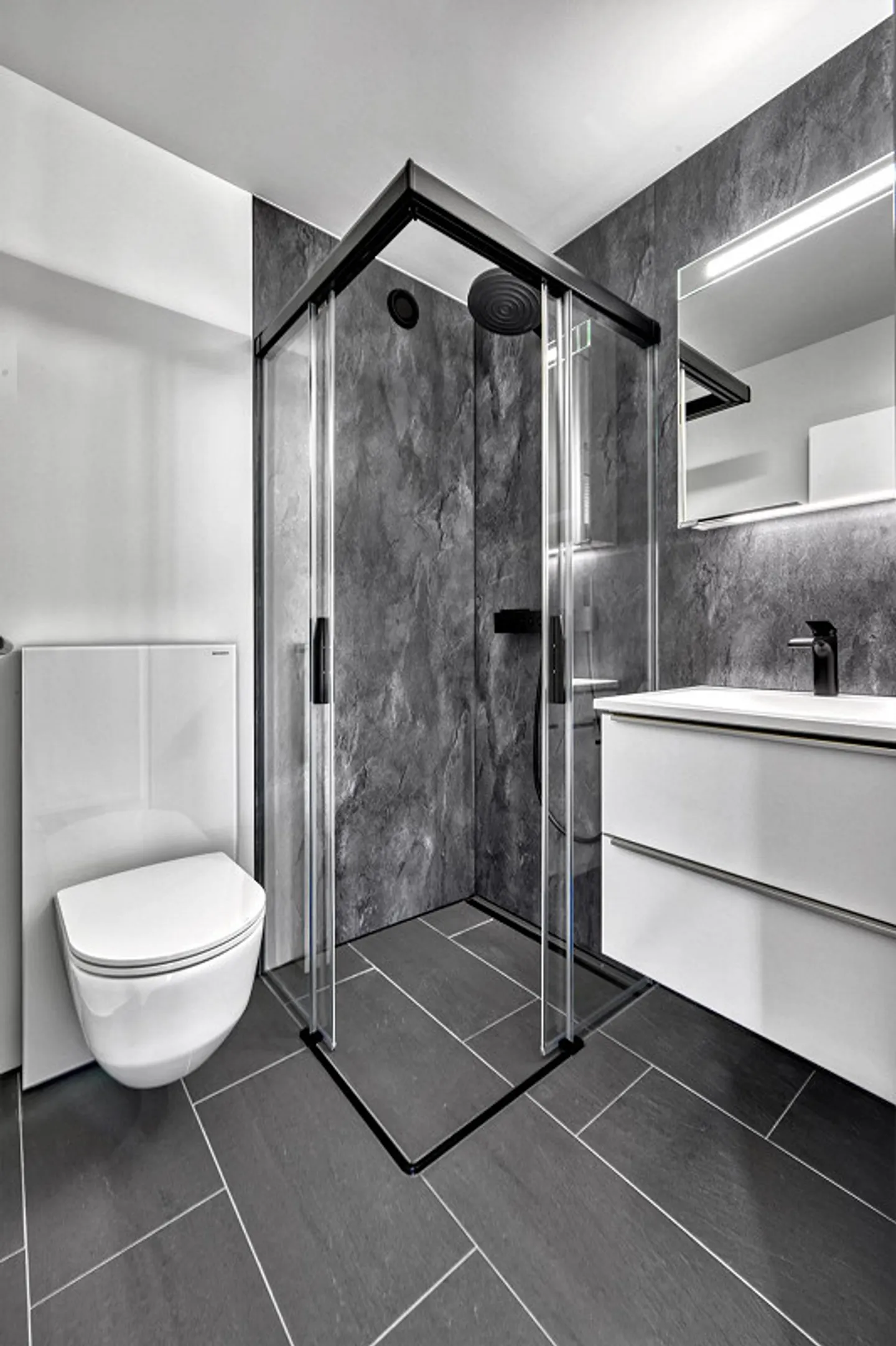 Appartement 7 pièces presque neuf avec vue imprenable - Photo 12 sur 14