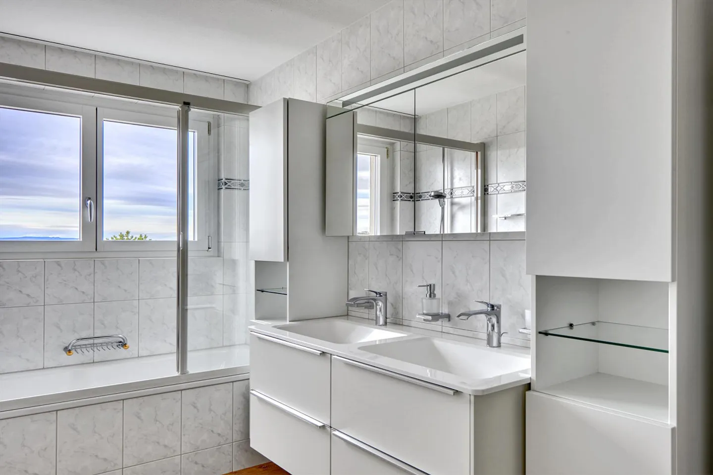 Appartement 7 pièces presque neuf avec vue imprenable - Photo 13 sur 14