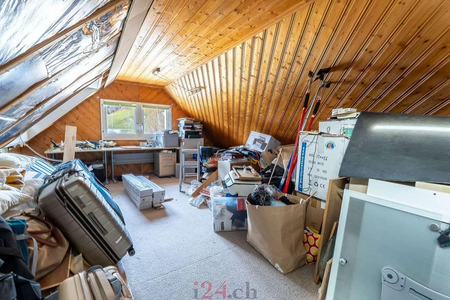 Well-maintained semi-detached family house with winter garden and view of the... - Photo 13 of 13