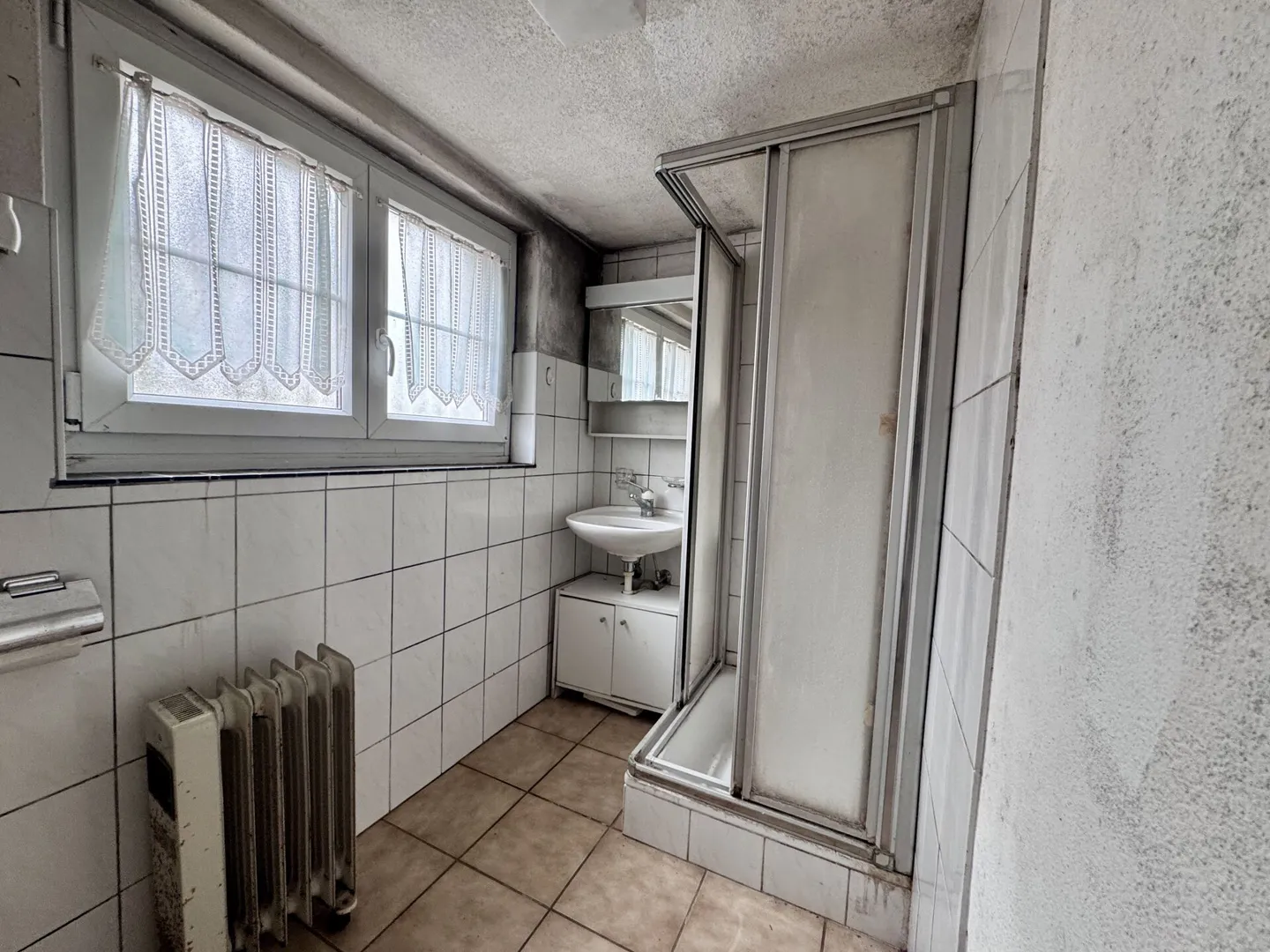 Charmantes Bauernhaus zum ausbauen im Dorfkern von Bachs - Foto 6 von 14