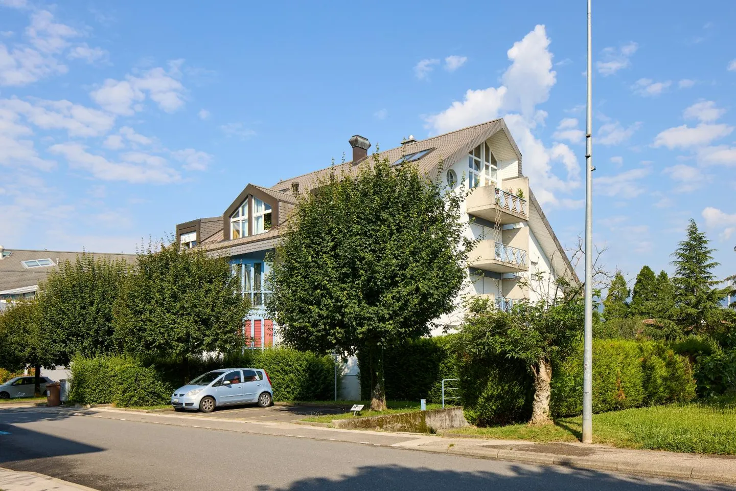Studio spacieux avec mezzanine - Photo 2 sur 5