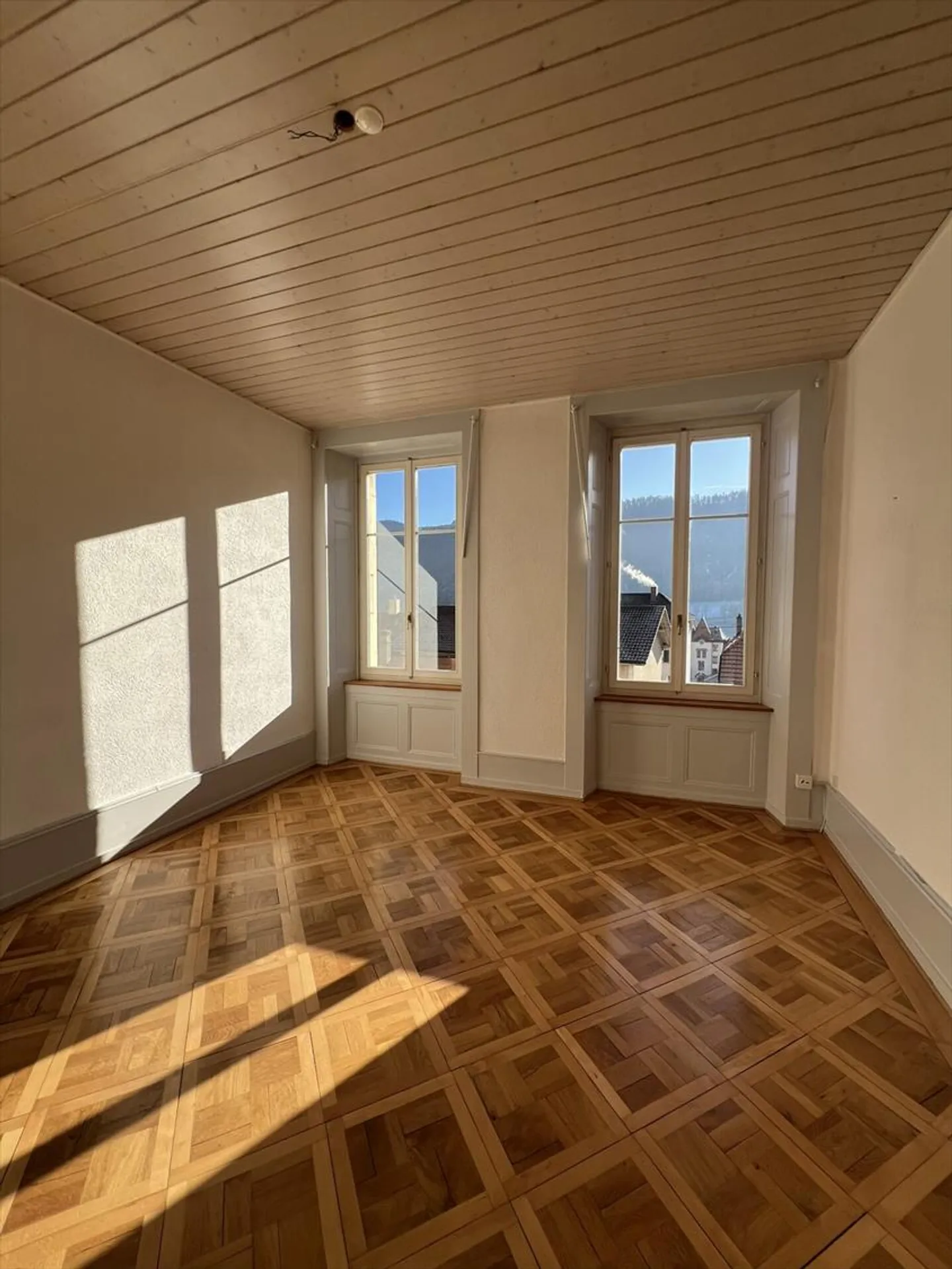 St-Imier, beautiful 3-room apartment with equipped kitchen - Photo 2 of 6