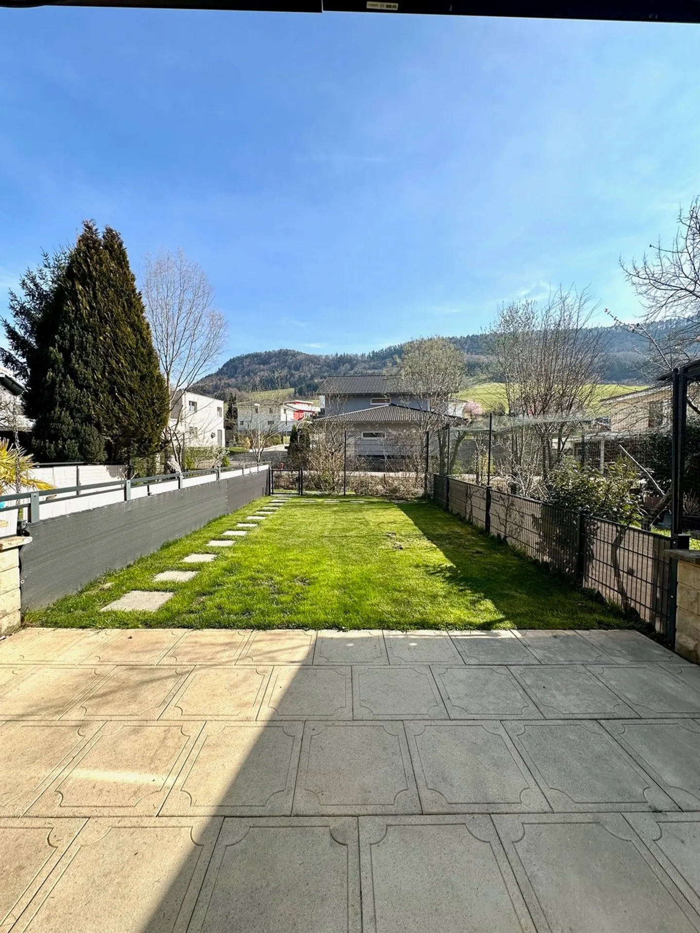 Maison mitoyenne familiale dans un emplacement calme et ensoleillé - Photo 5 sur 17