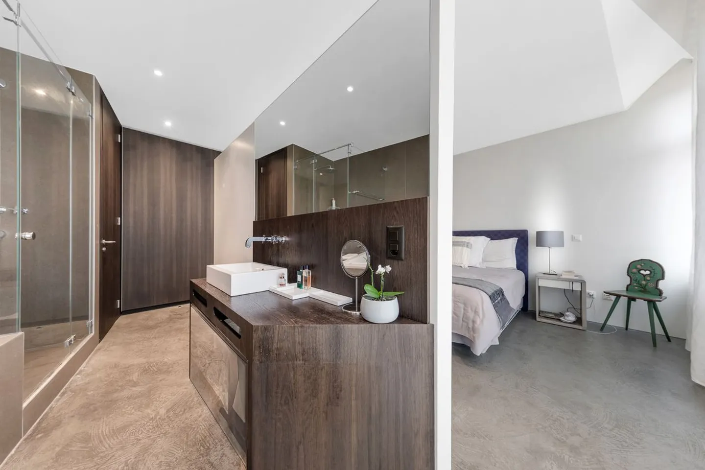 High-end loft with independent studio in the center of Vevey - Photo 10 of 13